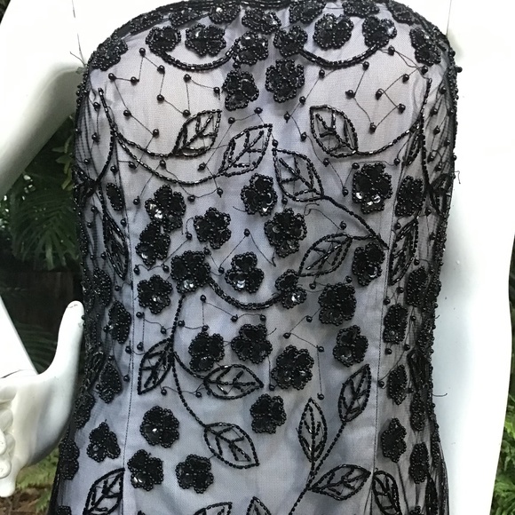 Vintage Cache beaded Dress with white lining - Picture 5 of 8